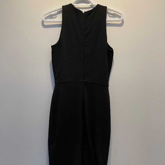 LE CHATEAU - Picture 3 of 4